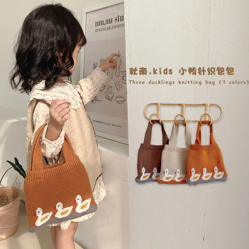 

Kids Handbags for Girls Cartoon Duck Knitted Small Bag Autumn Winter Children Bags Portable Handbag Coin Snacks Storage Backpack