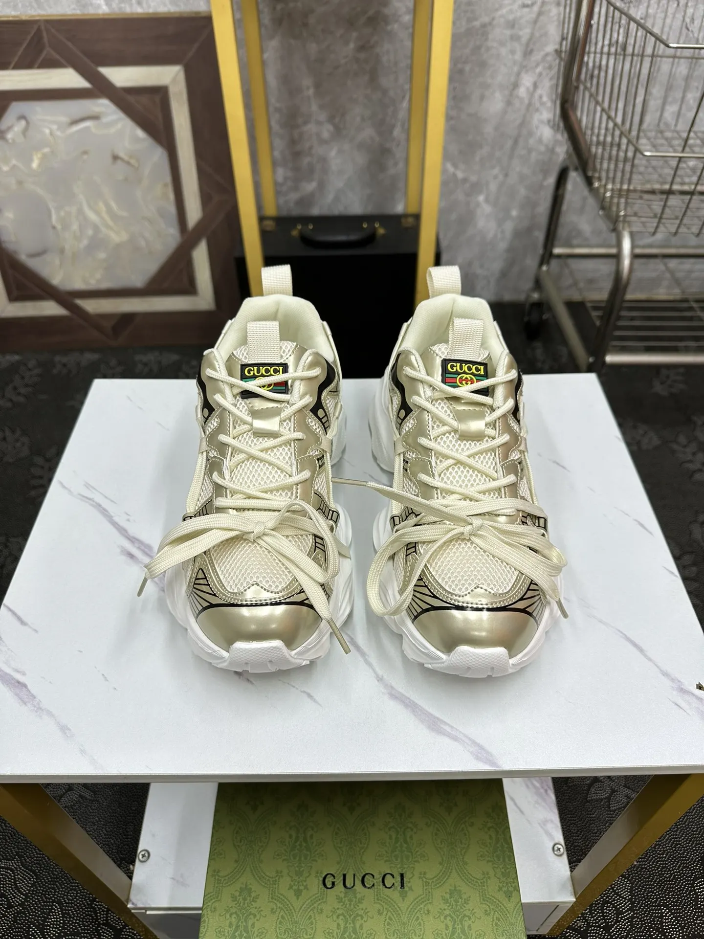 Кроссовки Gucci дышащий Износостойкий Сейсмостойкий Ткань высокого качества