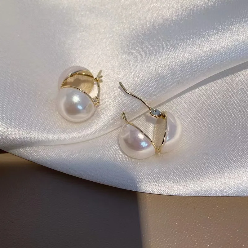 

Creative Design Classic Pearl Stud Earrings For Women Korean Fashion Jewelry Luxury Party Girl Earring Elegant Lady Accessories