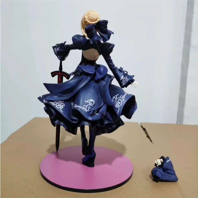 Фото Фигурка Fate Saber Alter в черном платье, коллекционная модель из ПВХ, украшение для компьютерного корпуса и рабочего стола, для взрослых коллекционеров №4