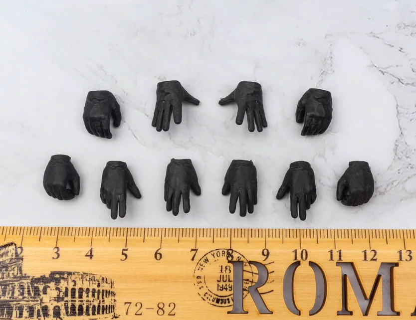 

POT-0001 1/12 Hands Model for 6'' figure