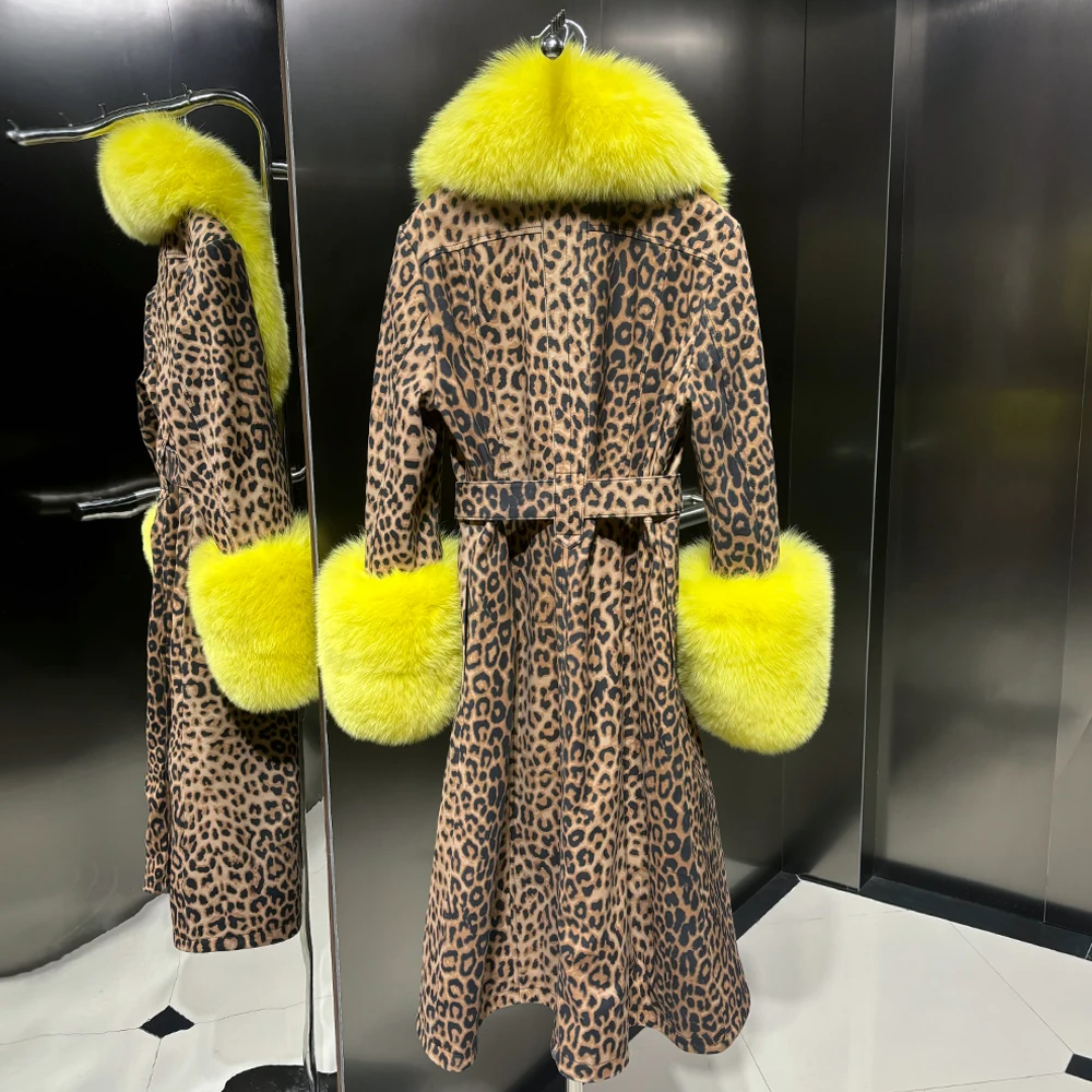Женская кожаная куртка с леопардовым принтом |