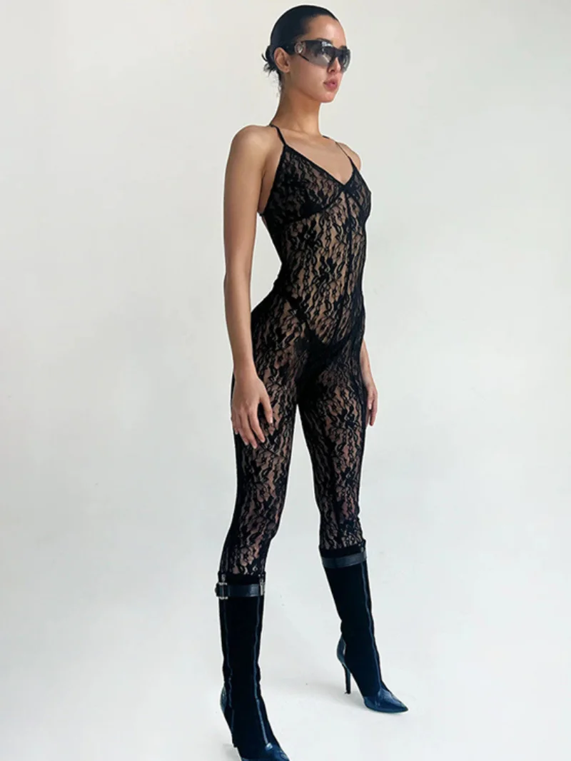 

Женский кружевной комбинезон с лямкой на шее и открытой спиной
