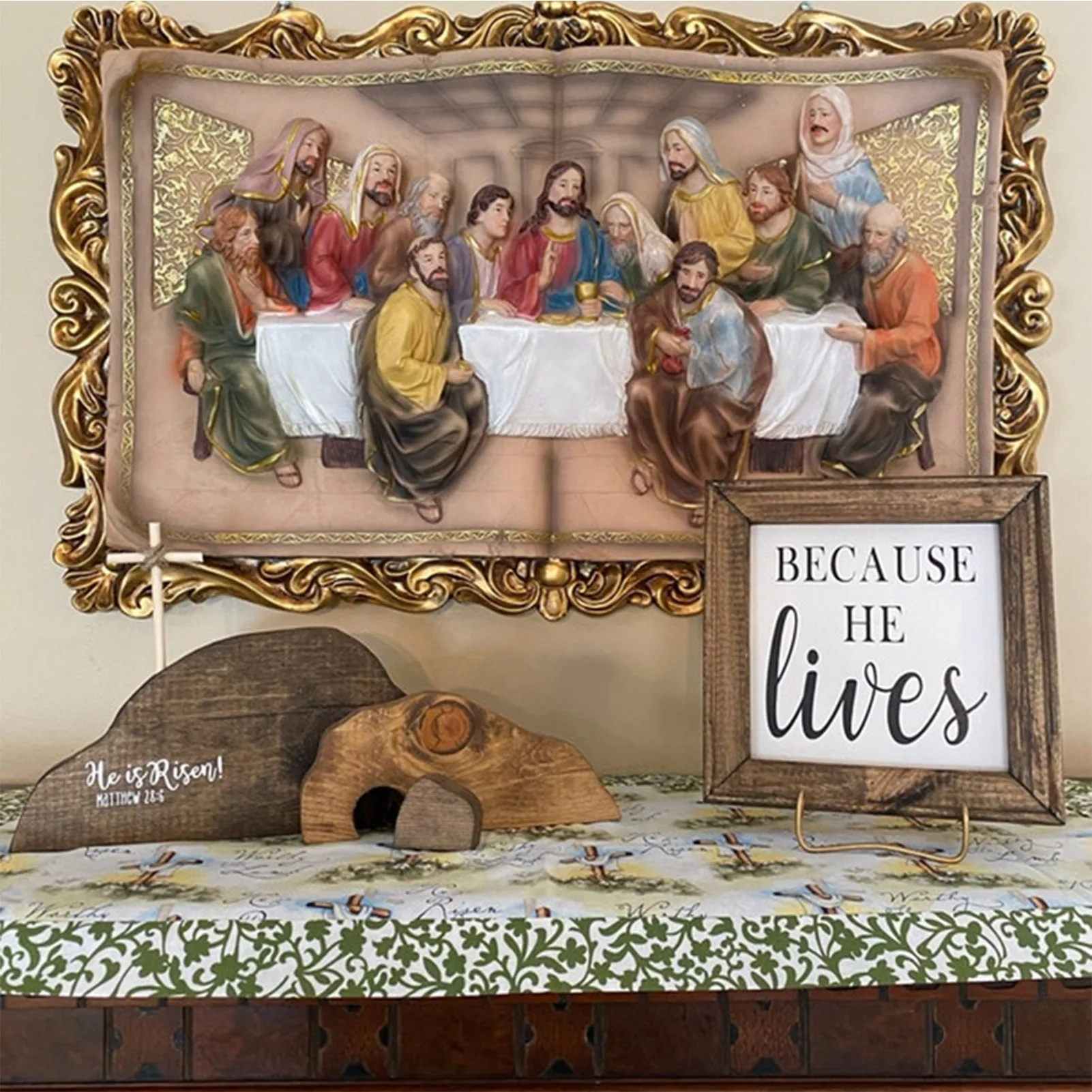 

Украшение для деревянного стола в виде креста на Пасху