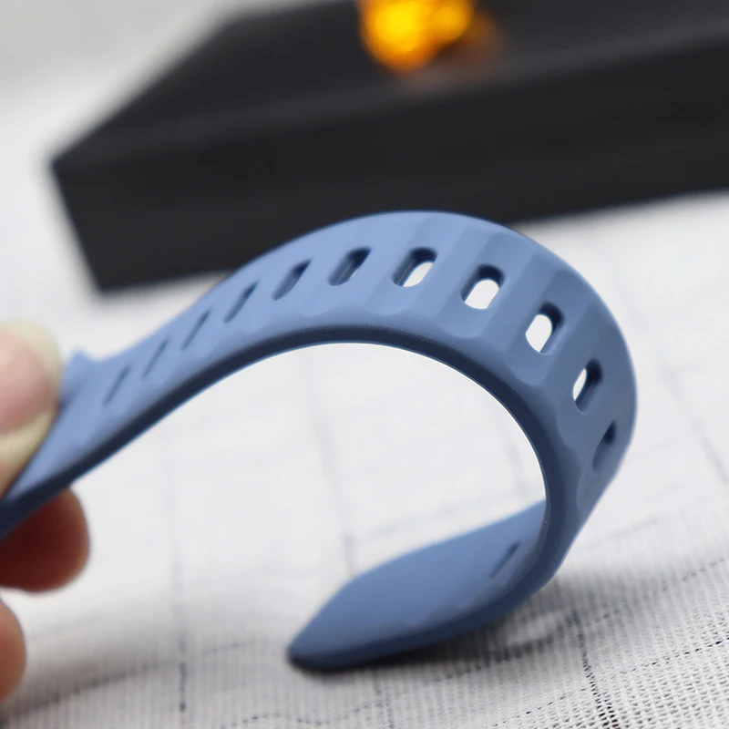 Soft Silicone Metal Pin Buckle Strap For Apple Watch Ultra Band 49mm 44mm 45mm 40mm 41mm Sport Bracelet Watchband iWatch 8 7 6 5