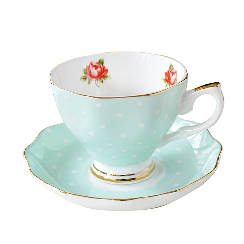 

Кофейная чашка в европейском стиле из костяного фарфора, набор для кофе и блюдца, креативное Ретро простое керамическое фарфоровое блюдо дл...