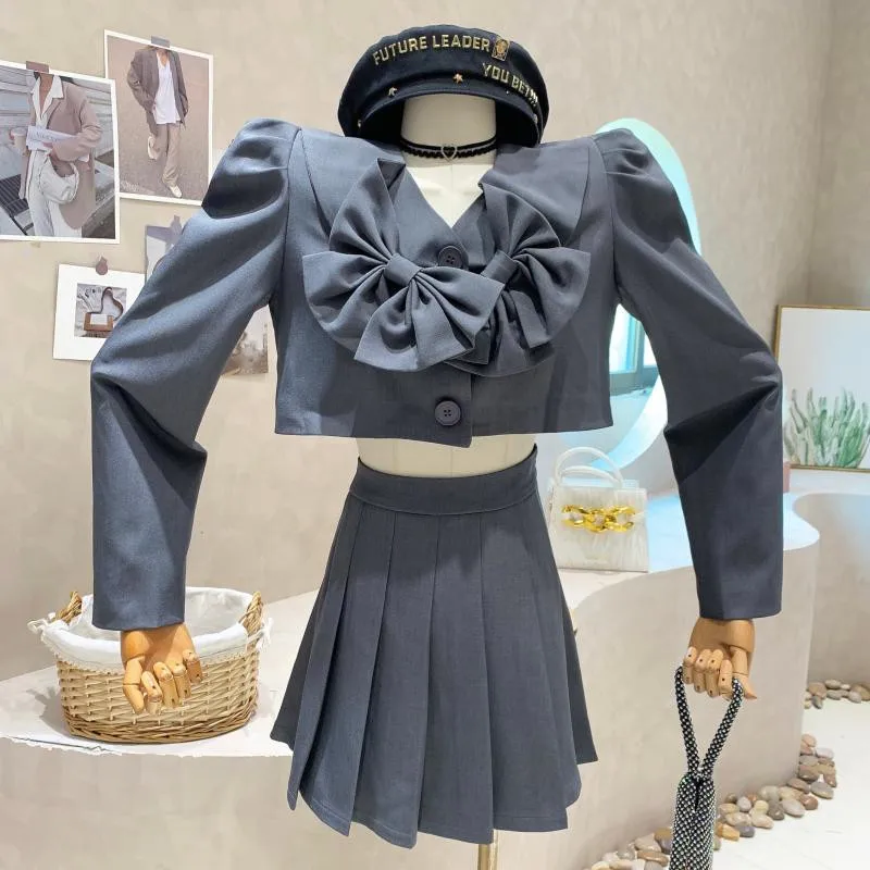 

Женская одежда, осень 2022, короткий топ с бантом и длинным рукавом-фонариком, универсальная модная плиссированная юбка, комплект из двух пред...