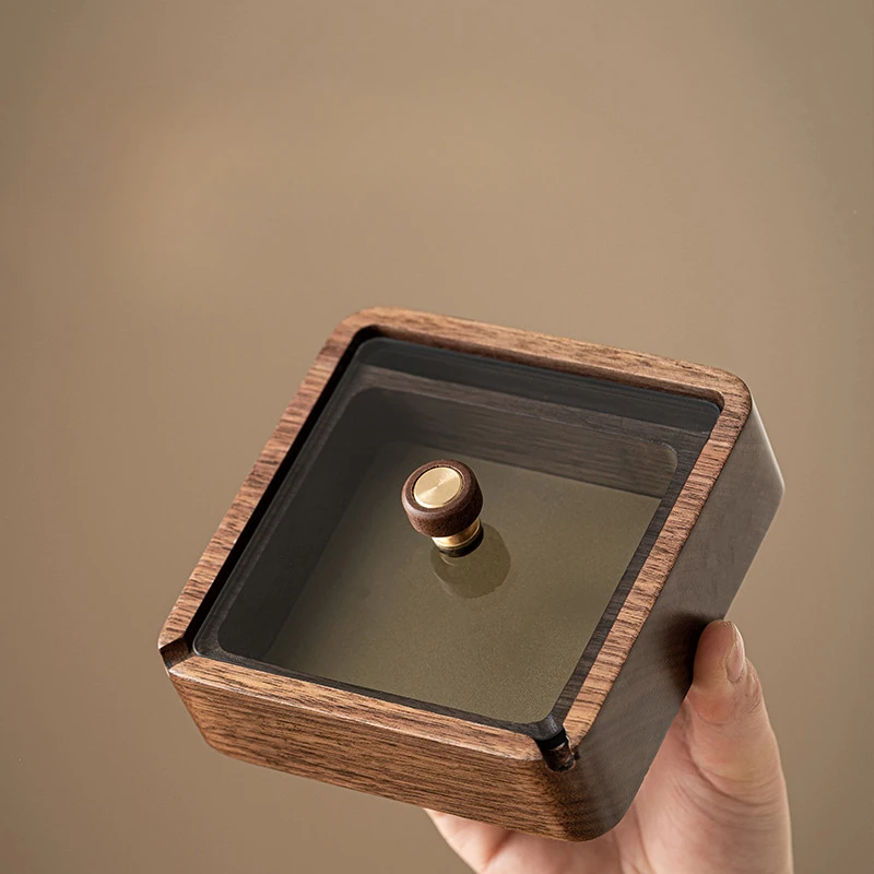 Пепельница ореховая с крышкой из нержавеющей стали