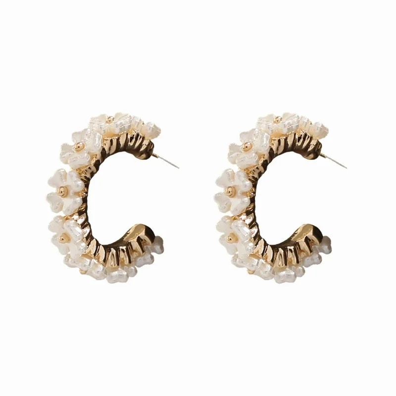 

New C-shaped Flower Elegant Shell Stud Earrings