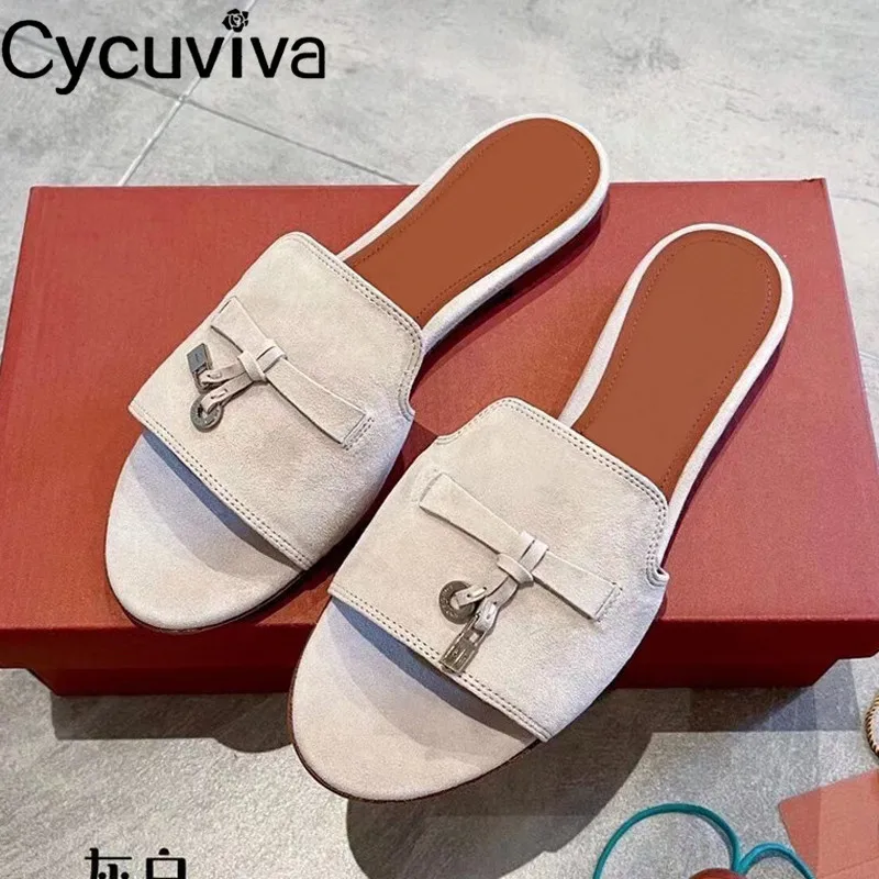 Шлепанцы женские замшевые с металлическим замком |