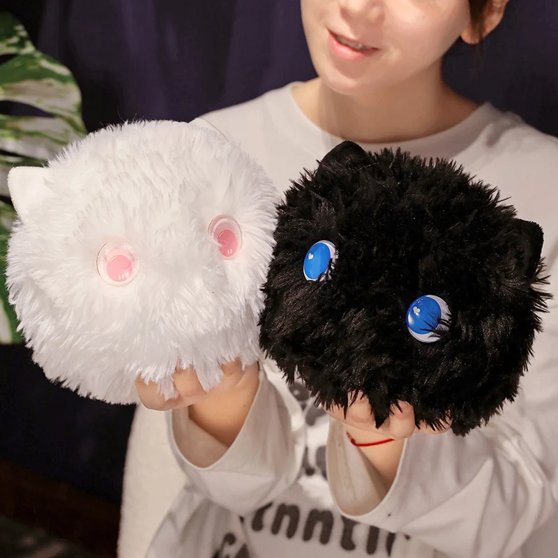 Мягкая черно-белая подушка в виде мультяшного кота