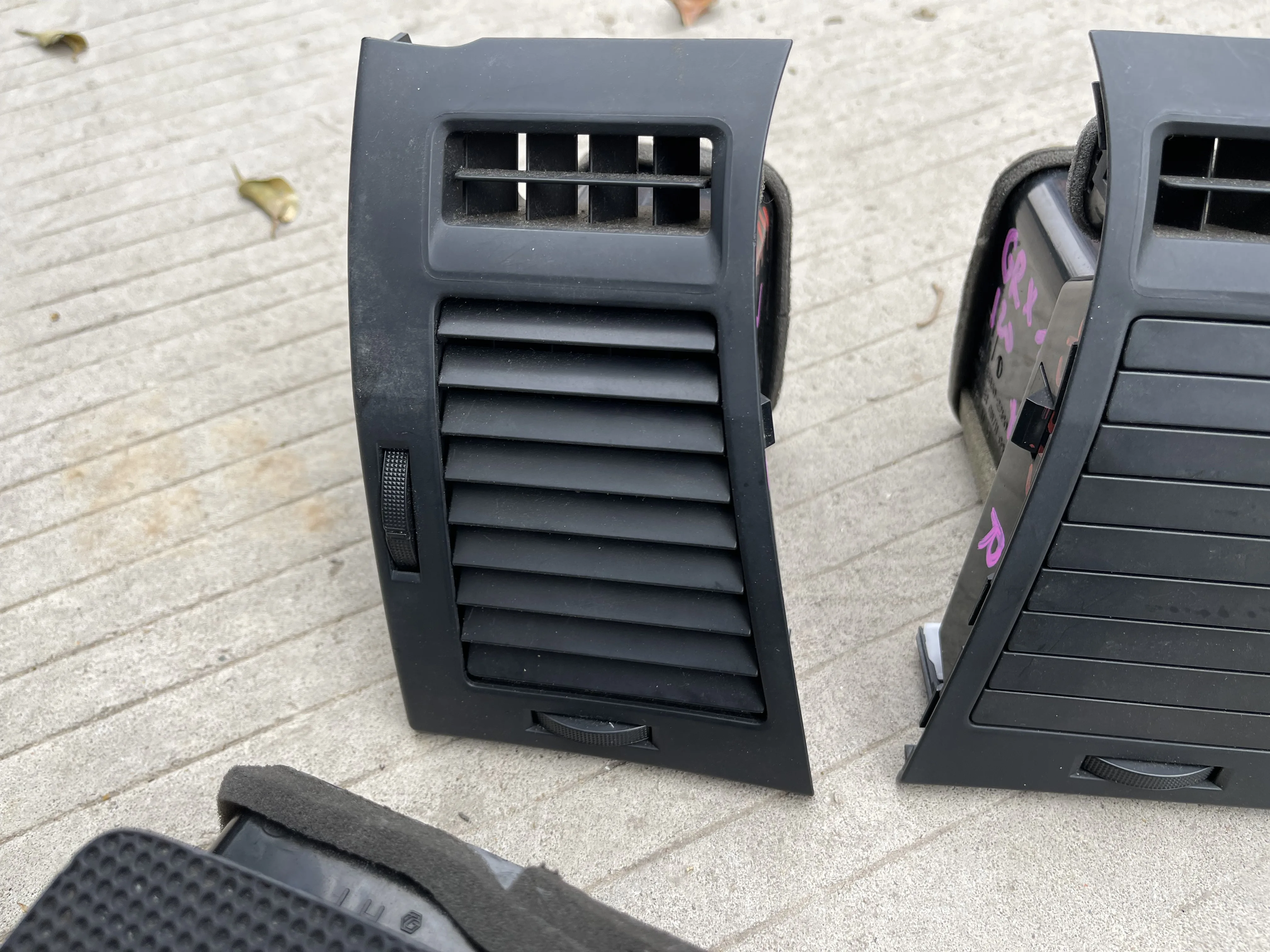 Старый кондиционер Toyota Ruizhi тренд 05-09 приборная панель левый и правый средний