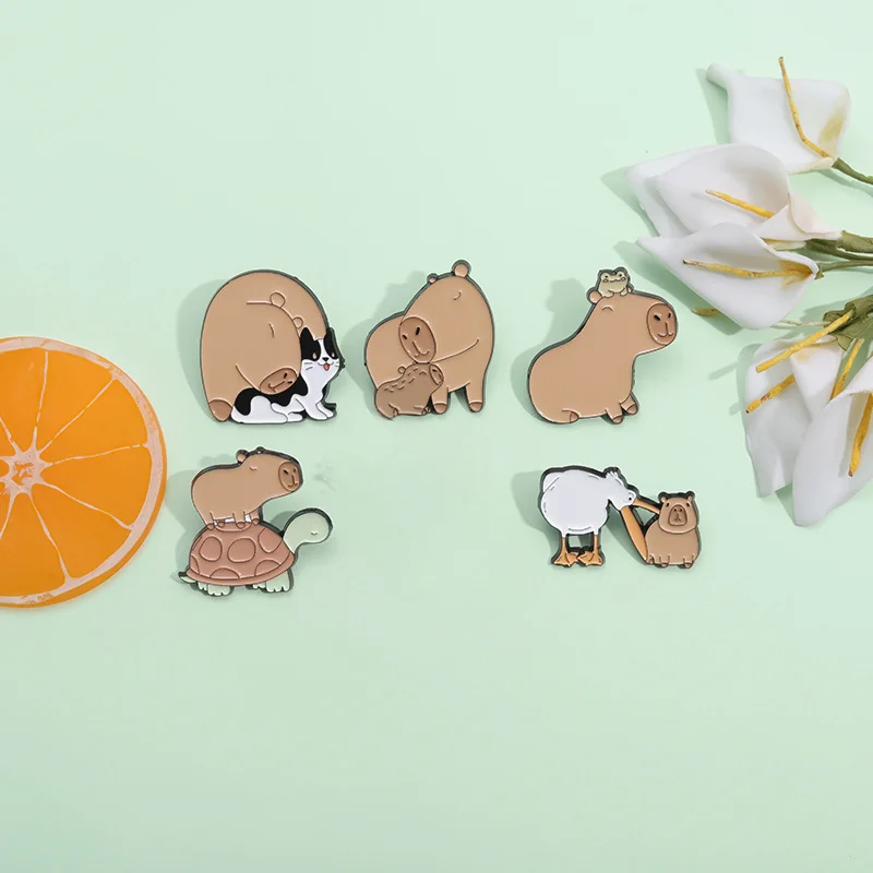 Эмалированные булавки с милыми животными капибара и его друзья брошь из
