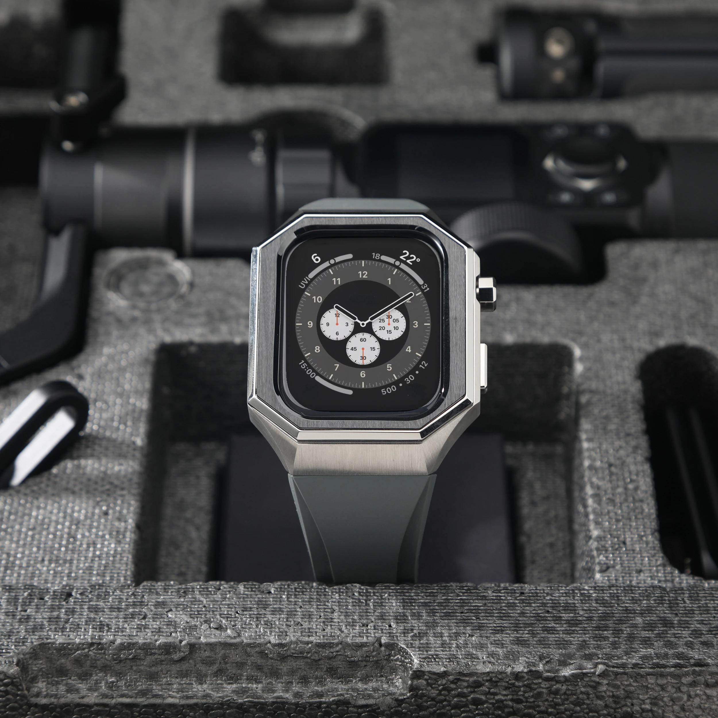 Latest Stainless Steel Case Strap for Apple Watch 7 6 5 SE 4 Rubber Band for Series Iwatch 45mm 44mm Modification Kit Diy Set