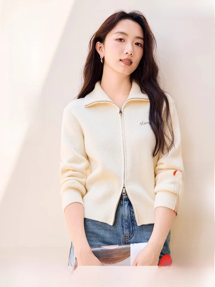 Xiangng Design Sense вязаная женская зима 2024 новая корейская серия свободная внутренняя