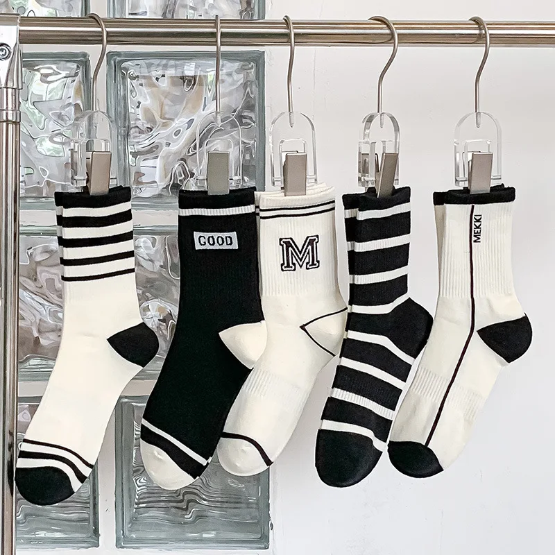 

Осенне-зимние Оригинальные хлопковые Мультяшные милые носки с надписью Harajuku женские носки толстые белые черные полосатые