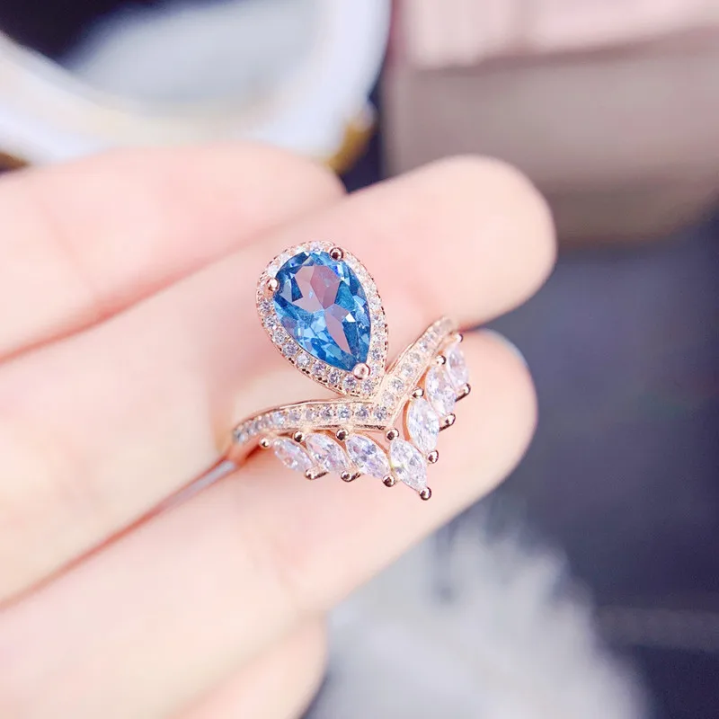 Женское кольцо в виде короны из натурального голубого топаза карата J224191 |