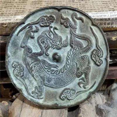 

Exquisite antique lace dragon bronze mirror ornament
