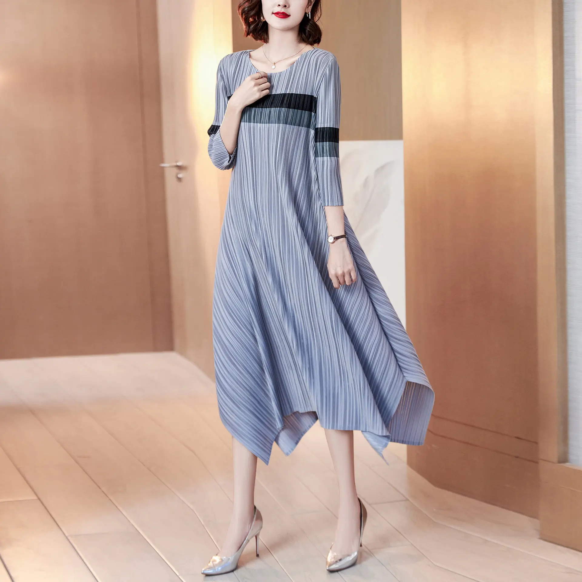 Miyake Pleated Temperament Mosaic Color Dress 2022 New Round Neck Loose Thin Big Skirt Spread Slit Long Dresses