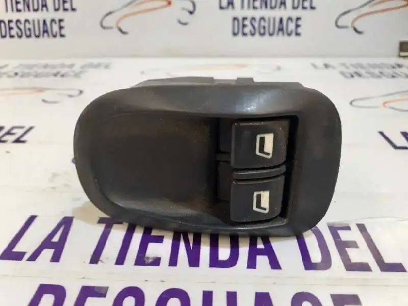 221679 Peugeot 206 Berlina 1 9 D (69 Cv) Левая передняя ручка подъема (б/у) | Запчасти для