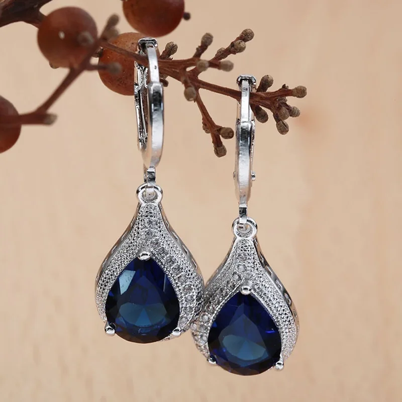 

Fashion Simple Water Drop Inlaid Blue Stone Diamond Silver Earrings Are Suitable for Party Wedding Jewelry
