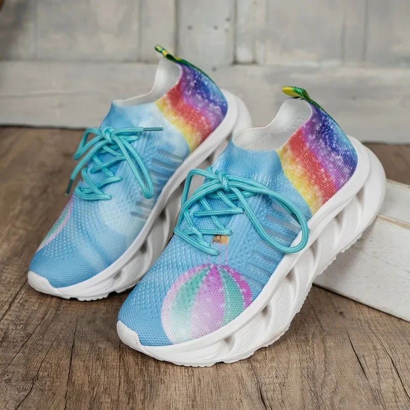 Женская спортивная обувь на плоской подошве новые весенние туфли из сетчатой