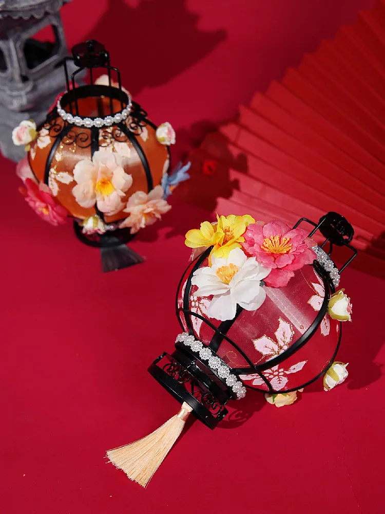 Портативный фонарь из металла и пластика в ретро стиле круглый ручной работы