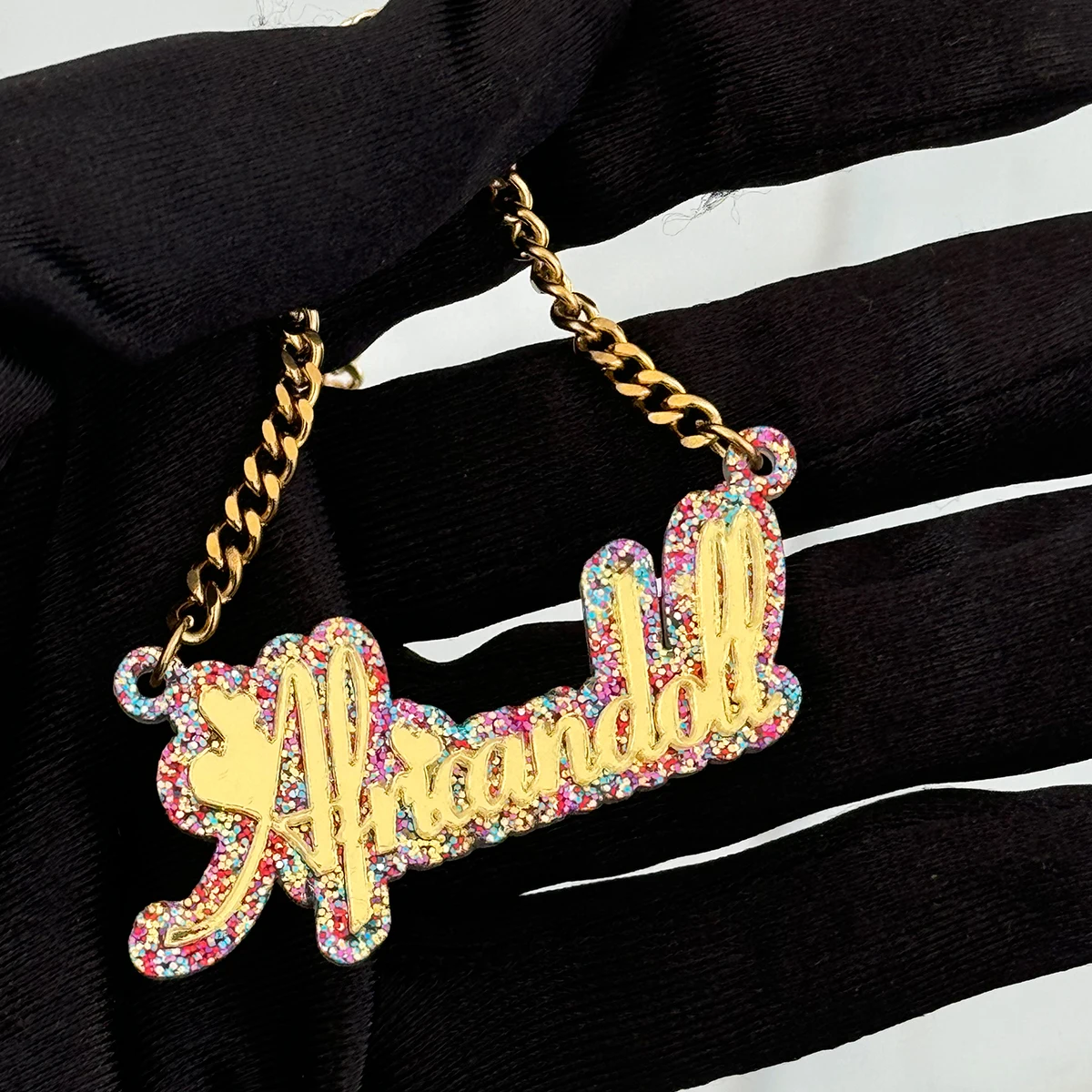 Индивидуальное акриловое ожерелье с именем на заказ ожерелья разноцветным фоном