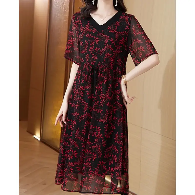 Женское шифоновое платье на завязках элегантное приталенное с коротким рукавом