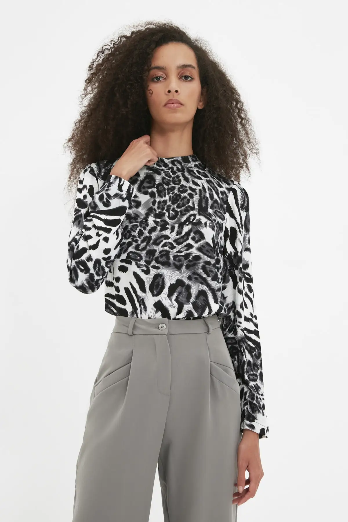 

Trendyol Upright Collar Blouse TWOAW22BZ0848