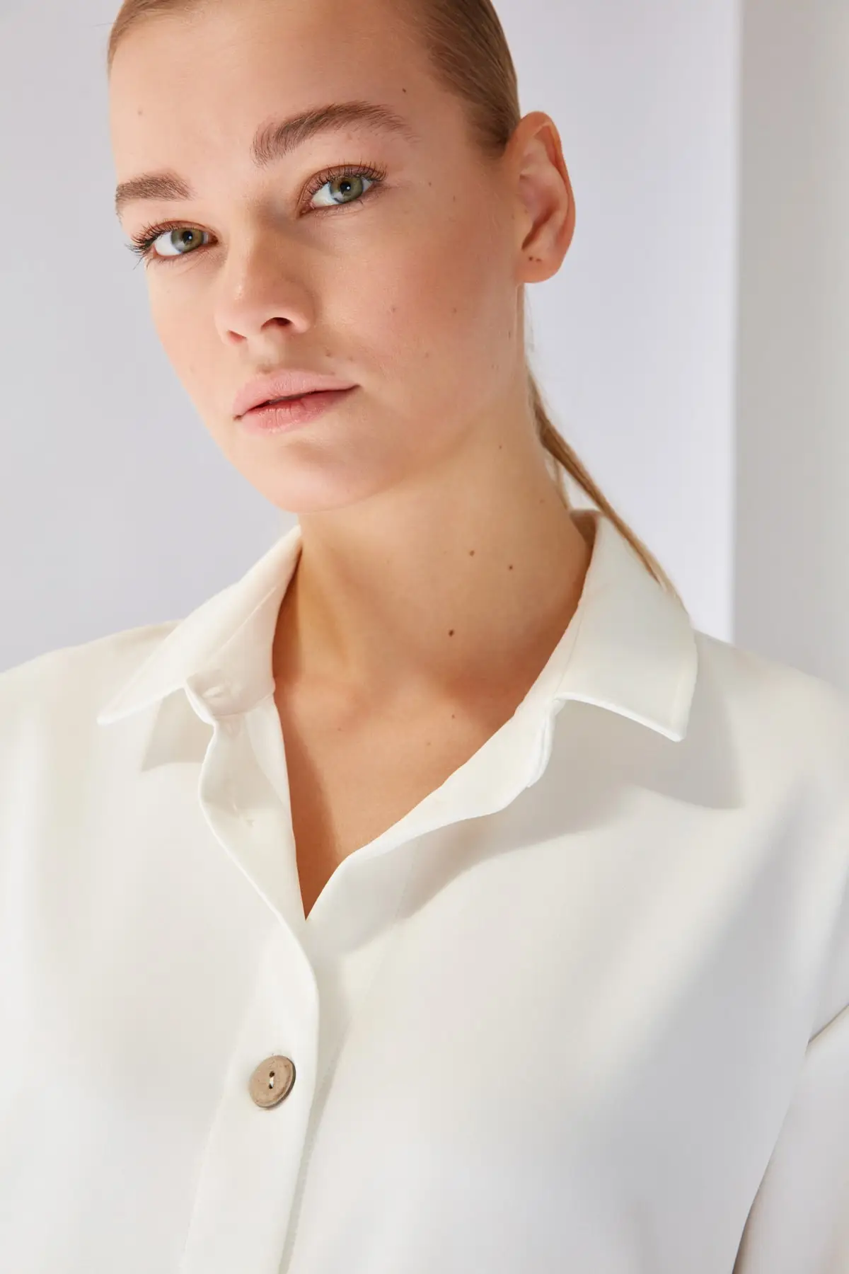 

White Pocket Detail Top-Bottom Team Women Muslim Suit