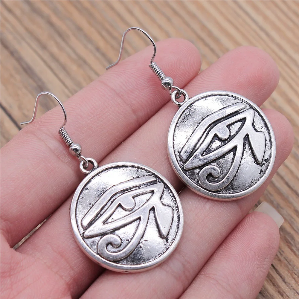 

Женские серьги-подвески в виде кота и звезд