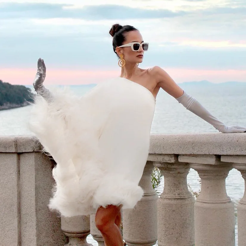 Women Elegant Mini Dress Feather Sexy One Shoulder Batwing Sleeve Formal Evening Dress Fashion Club Party Cocktail Dresses