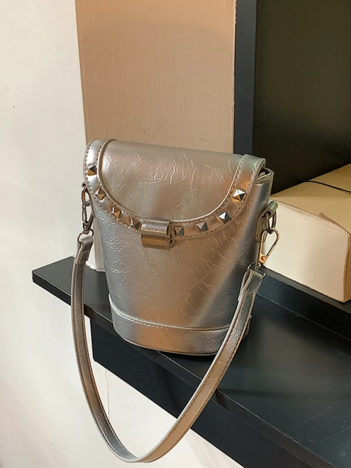 

Нишевая дизайнерская сумка для женщин, новинка 2023, сумка-мессенджер, сумка через плечо для подмышек, сумка-мешок