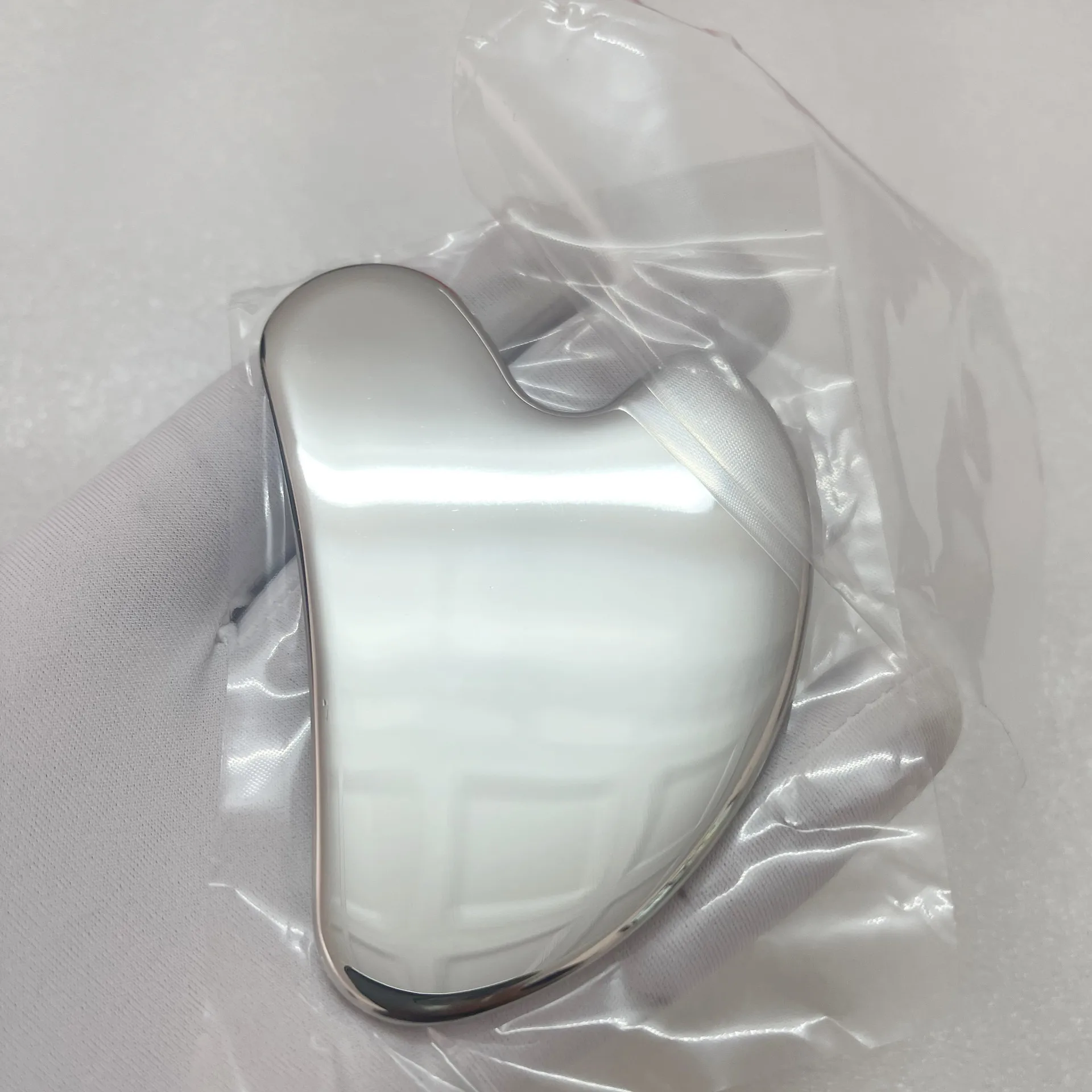 Инструменты для ухода за лицом гуаша из нержавеющей стали в форме сердца