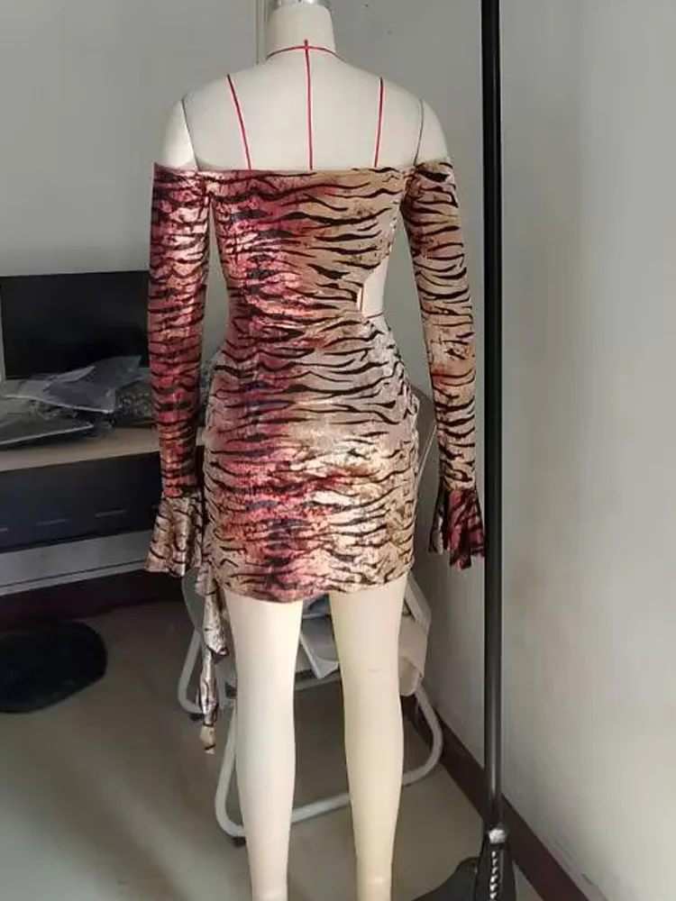 Бархатное мини-платье с длинными рукавами Bonnie Forest Wild для женщин бархатные