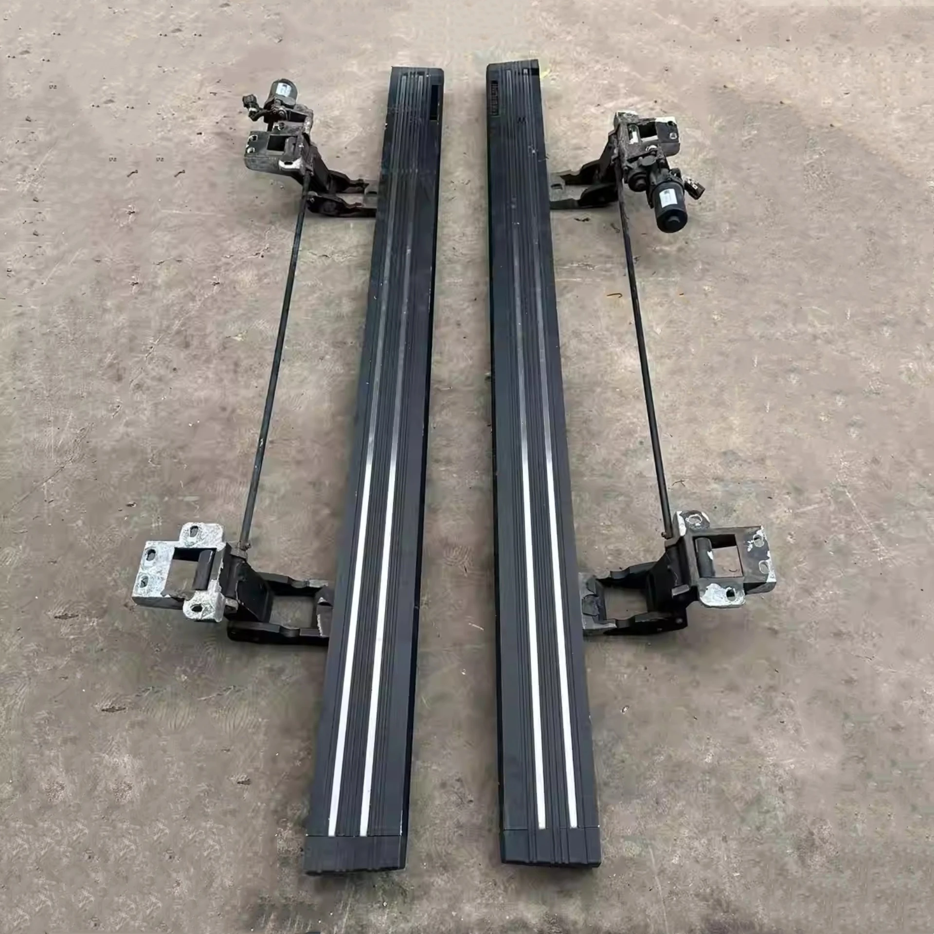 

Body Kit Side Pedal for Infiniti FX35 FX37 Q50L QX50 QX55 QX56 QX60 QX70 QX80 JX35 EX25 Car Door Pedal Car Accessories