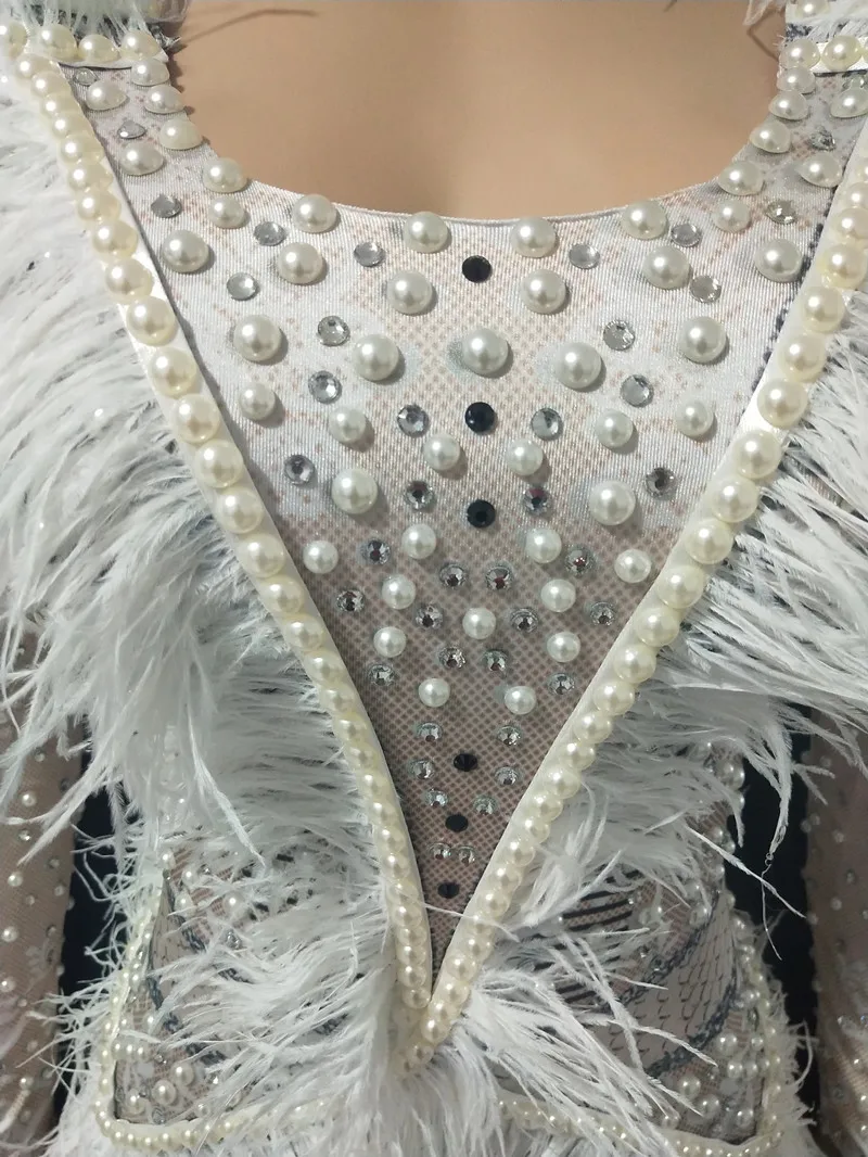 Боди женское со стразами и жемчужинами купальник с рукавом-перьем трико для