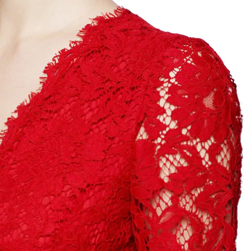 Большое красное платье с вышивкой осенне-зимнее в том же самое со звездами