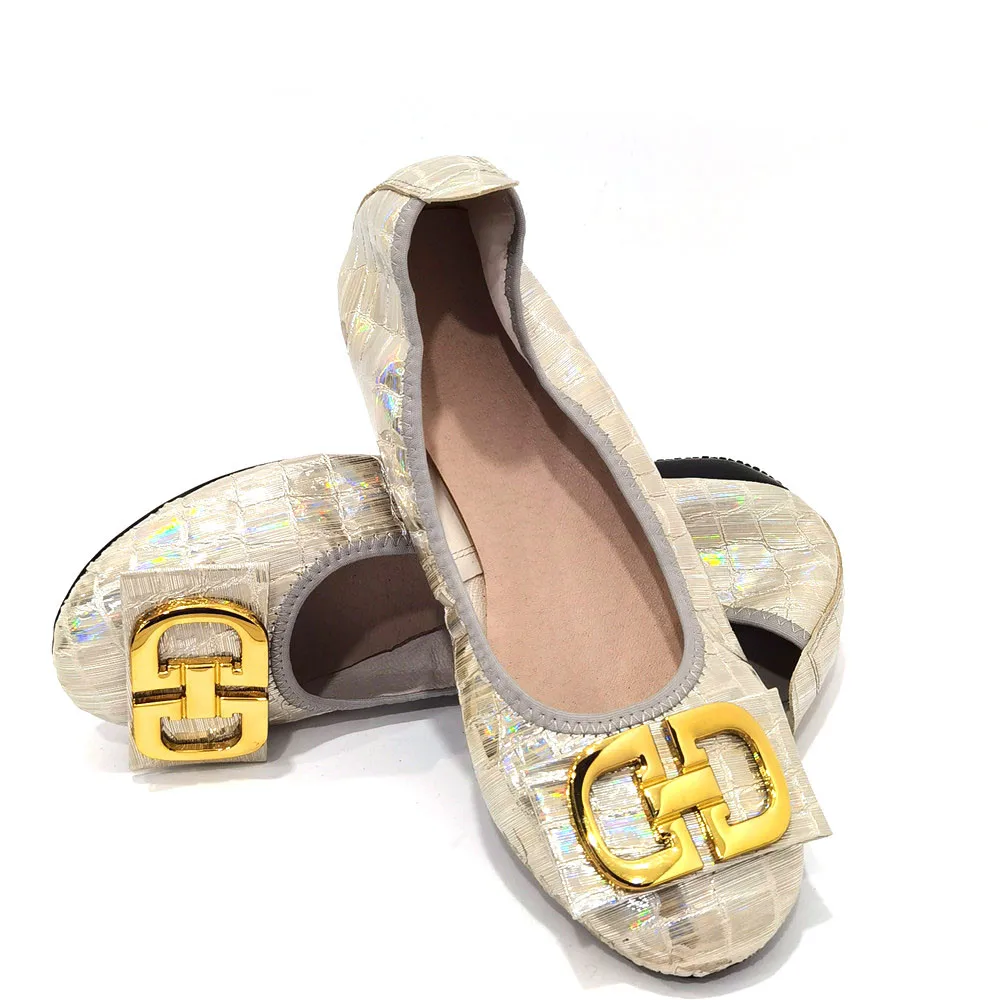 

Женские кожаные лоферы на плоской подошве, с металлической пряжкой