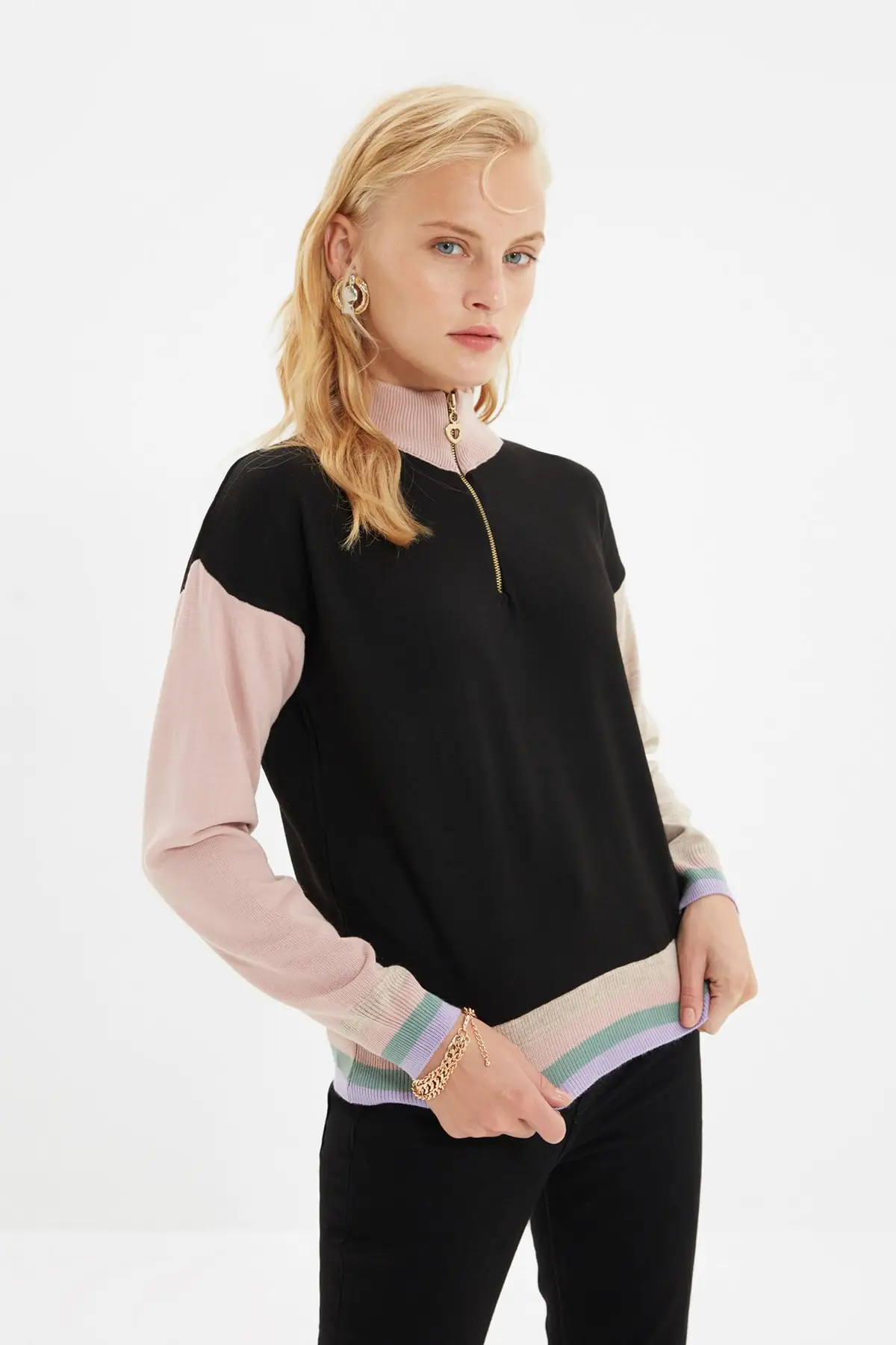 

Trendyol Zip Detail Knitwear Sweater TWOAW22KZ2023