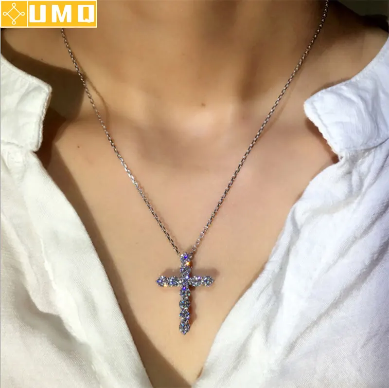

Simple 18k White Gold Geometric Cut Sparkling Diamond Cross Pendant Necklace for Women Luxury Wedding Engagement Jewelry