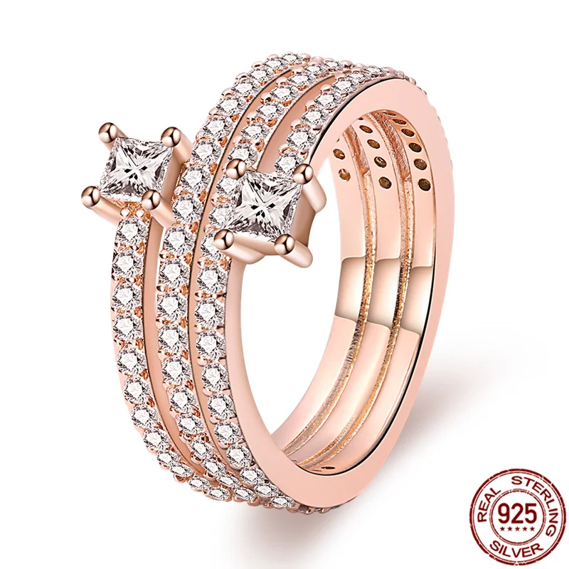 Женское кольцо из серебра 2022 пробы с перекрывающимися кольцами |