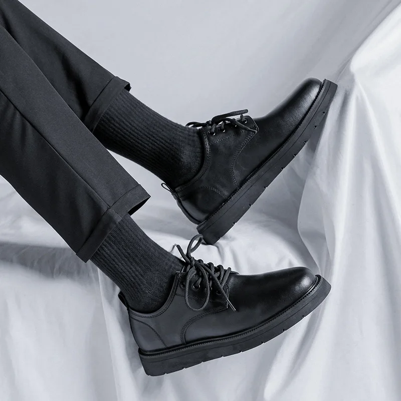 In 2021, the new thick-soled men's business formal suit with big head and British style casual shoes