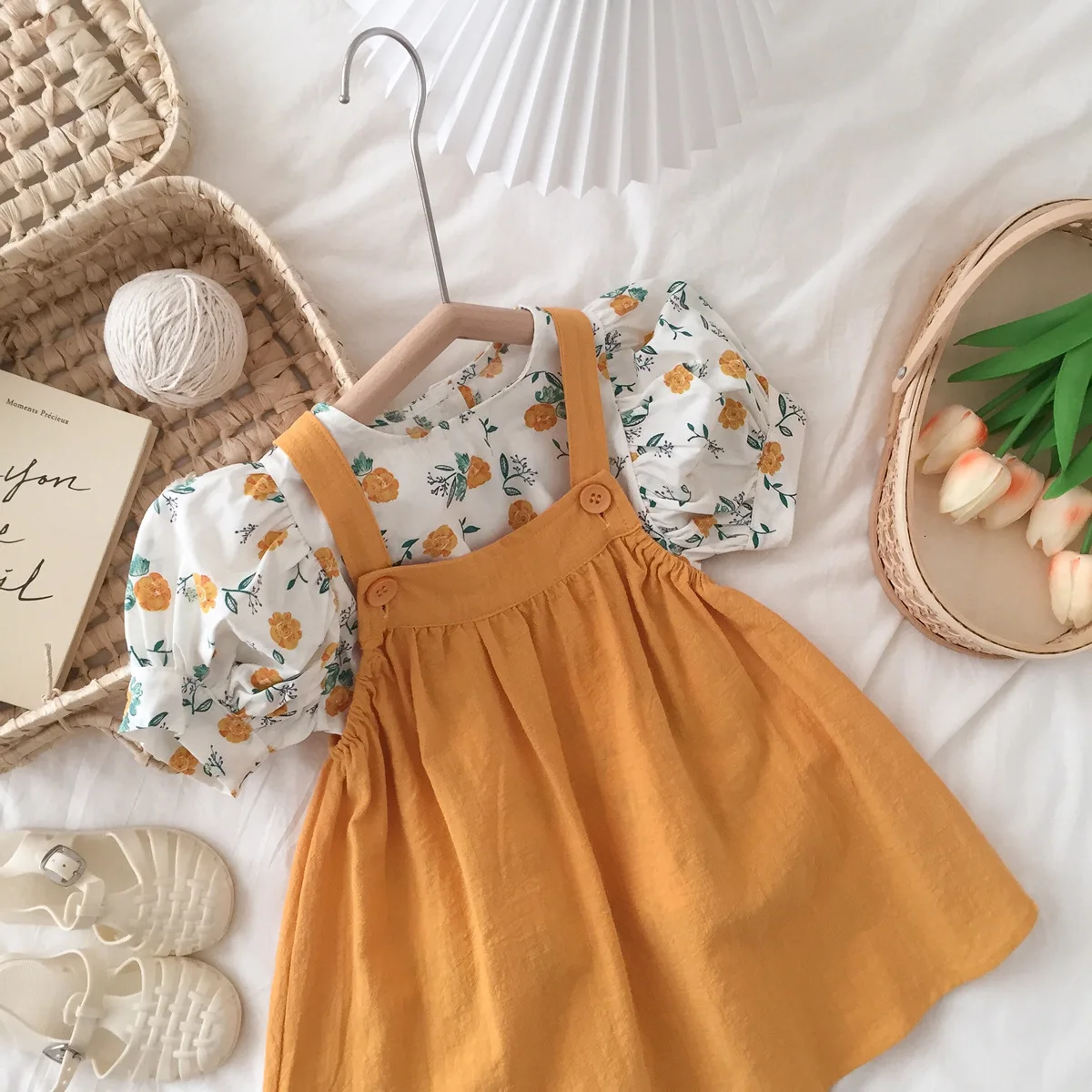 

2022 Korean Style Children Costume For Girl Suspenders Green Dress White Bubble Sleeve 2PCS Suits Kids Casual Clothes Sets 3 5 Y