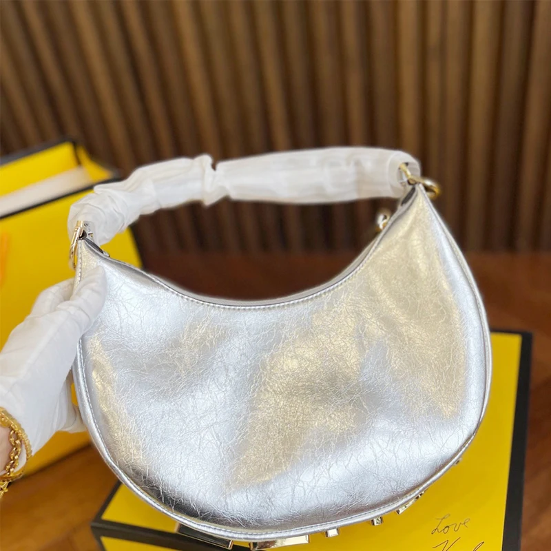 

Женская сумка из натуральной кожи, с пылесборником