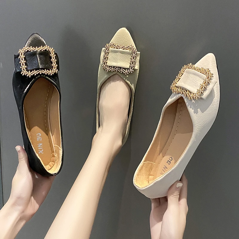 

Square buckle large size shallow cut single shoe women's spring and autumn 2023 new flat bottomed bean shoes metal soft sole one