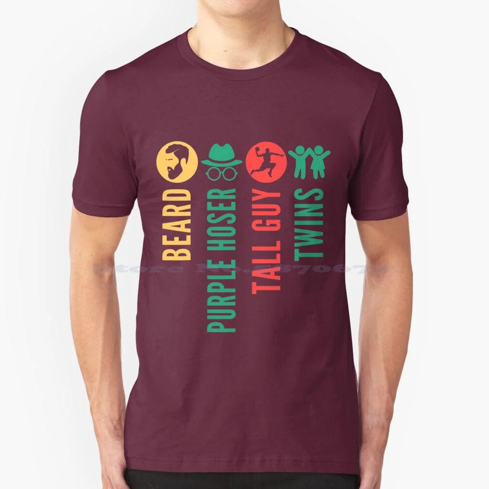 Высокий парень борода близнецы фиолетовый пуховик идеально подходит для детей