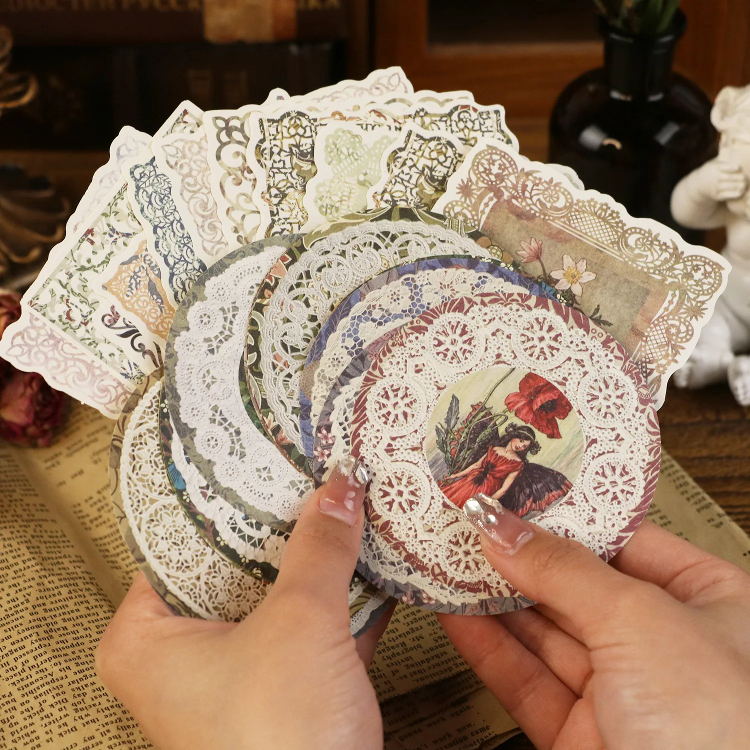 

European Banquet Series Vintage Handheld Ledger Material Sticker Handheld Ledger Decoration Collage Material Figure Lace Paper