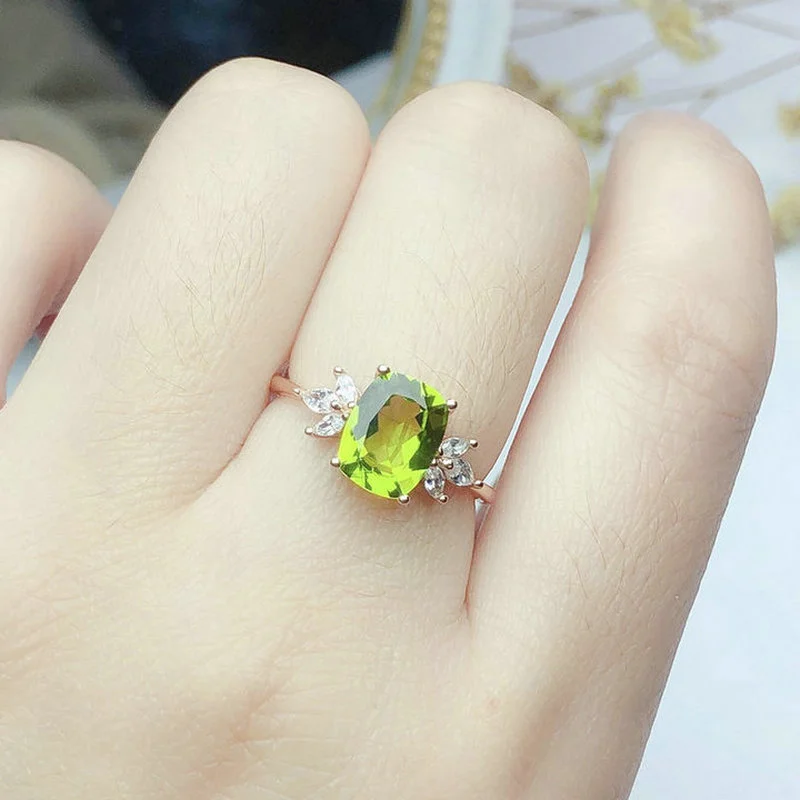 

Luxury Women's Charm Jewelry Olive Emerald Square Rings For Women Wedding Engagement Gold Rings Charm Jewelry